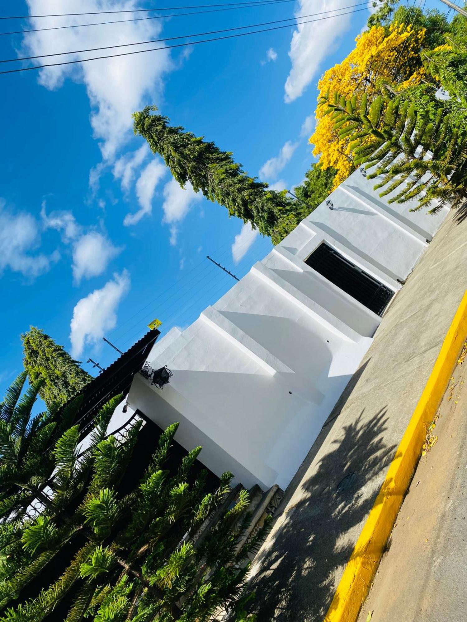 לינה וארוחת בוקר מנאגווה Casa San Juan מראה חיצוני תמונה